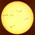 Sol con muchas manchas solares