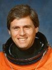 Prof. Ulrich Walter, profesor de
                            "astron�utica" con la creencia
                            como tiene la NASA