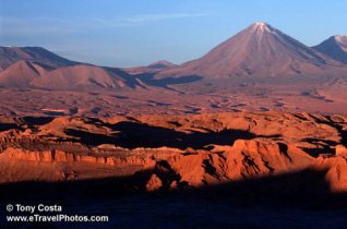 "Paisajes lunares" en
                                  Chile: desierto de "Atacama"
                                  (05): crter y paisaje volcanico [10]