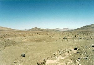 "Paisajes lunares" en
                                  Chile: desierto de "Atacama"
                                  (15): pedregal, llanura, volcn [20]