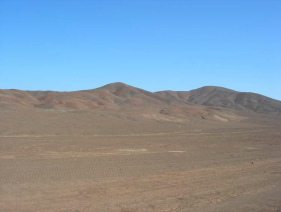 Desierto de Atacama (18): cadena
                                  de colinas [23]