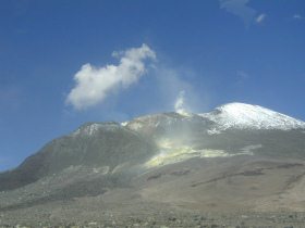 Desierto de Atacama (27): volcn
                                  de azufre "Azufre" [32]
