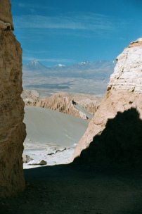 Valle de la Muerte (03): vista por
                                dos montaas [70]