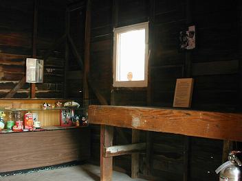 The garage of Walt Disney, his first
"film studio" 1923, interior view. The garage of Walt Disney, his first
"film studio" 1923, interior view.