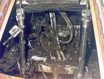 Apollo 1: Die verkohlte
Landekapsel, Innenansicht Apollo 1: Die verkohlte Landekapsel,
Innenansicht