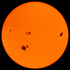 Sonnenflecken
                      nach dem Sonnenausbruch am 29.10.2003