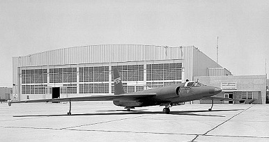 Espionage airplane U2 of the CIA
                              which was piloted by Powers.