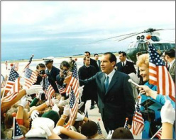 Apollo 12: Nixon with his wife
                                during the start. He knows that the
                                rocket is empty...