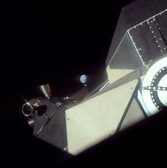 Apollo 11, photo no. AS11-36-5404: NASA
                        claims that this would be the "sight
                        back" from the "moon flight" from
                        the "lunar module" to Earth