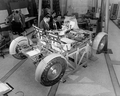 The "moon
car" "Rover" on a test stand
at Boeing, 29. January 1971 The "moon car"
"Rover" on a test stand at Boeing,
29. January 1971