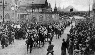 Ruhrgebietsbesetzung, franz�sischer
                            Einmarsch Essen Hauptbahnhof 1923
