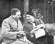 Kurt Lüdecke (rechts)
                                      und Hitler (links)