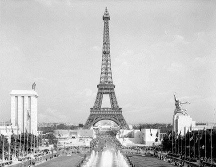 Paris with Eiffel tower in 1937