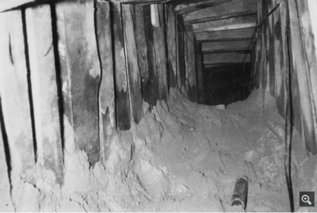 Fluchttunnel
                Berlin-Sebastianstrasse 1962