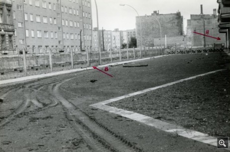 Berliner
                Mauer an der Sebastianstrasse 1962