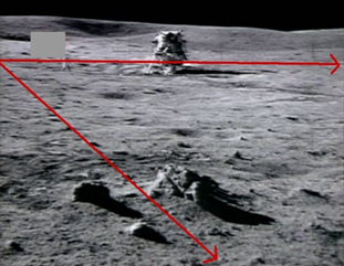 Die Mondlandungen sind GELOGEN: Schatten gehen
                    in verschiedene Richtungen