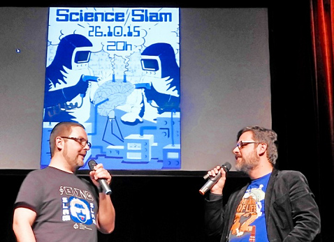 Bochum, Webseite
                              "Bochum Punkt cool" mit
                              Rufm�rder Sebastian Bartoschek (mit Bart)
                              mit Plakat, dass alles
                              "erschossen" wird, was Sebastian
                              Bartoschek nicht passt