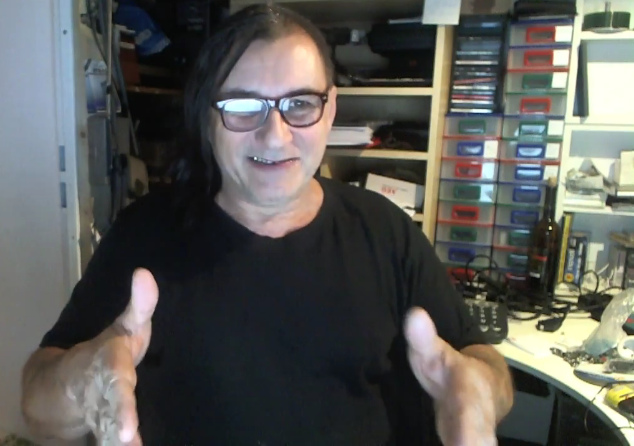 Maurizio Enrico Galati im Video
vom 26.11.2018 auf seiner
Facebook-Seite Maurizio Enrico
Galati im Video vom 26.11.2018 auf
seiner Facebook-Seite