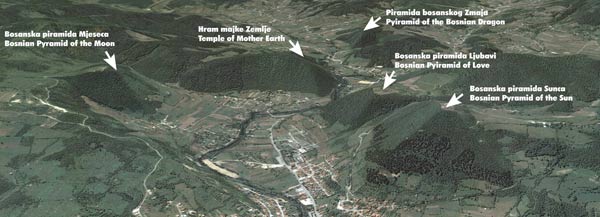 Pyramiden von Visoko, bersichtsfoto,
                    Luftaufnahme: Mondpyramide - Mutter-Erde-Tempel -
                    Drachenpyramide - Liebespyramide - Sonnenpyramide