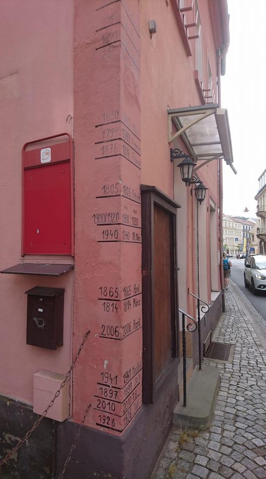 Bad Schandau 16.7.2021: Hochwassermarken seit
200 Jahren OHNE CO2-Hysterie Bad Schandau
16.7.2021: Hochwassermarken seit 200 Jahren OHNE
CO2-Hysterie