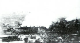 Le Havre, S�dh�user am Thiers-Platz
                              in Flammen 16.9.1941