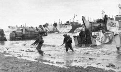 6.6.1944 Strand Gold, Soldaten waten
