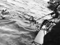 6.6.1944 Nachmittag, Rettung von 2
                              schwimmenden Soldaten, deren Schiff
                              getroffen wurde