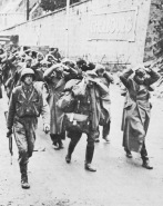 Cherbourg deutsche Gefangene Marsch
                              Juni 1944