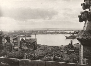 Le Havre in Ruinen K�stenlinie
                            September 1944