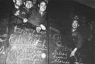 Alliierte Soldaten auf dem Heimweg zur
                Einschiffung in Le Havre 25.5.1945