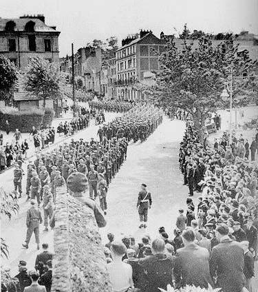 Dieppe, D�fil� der kanadischen Truppen 3.9.1944