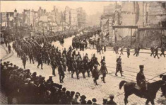 Lille in Ruinen und Kriegsgefangene 1918 Lille in Ruinen und Kriegsgefangene 1918