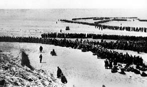 Dnkirchen britische
                      Soldatenkolonnen warten auf Evakuierung Mai / Juni
                      1940