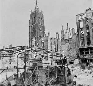 Dnkirchen in Ruinen
                        Juni 1940