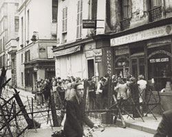 Paris, Schlangestehen ab August 1940 ca. Paris, Schlangestehen ab August 1940 ca.