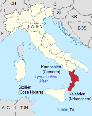 Mapa 1: mapa de
                      Italia contaminada con la mafia Camorra en
                      Campania y con la mafia Ndrangheta en Calabria