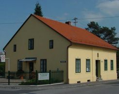 Leonding, the house of the Hitler
                                Schickelgruber family 1895-1903