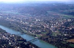Sight on Inn river with Braunau
                              (left) and Simbach (right), one road
                              bridge and one railway bridge, 2007