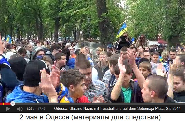 Sobornaja-Platz in Odessa am 2. Mai 2014,
Fussballfans und Nazis beklatschen ihr eigenes
Nazitum Sobornaja-Platz
in Odessa am 2. Mai 2014, Fussballfans und Nazis
beklatschen ihr eigenes Nazitum