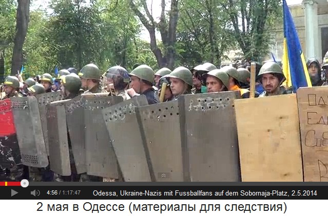 Sobornaja-Platz in
Odessa am 2. Mai 2014, paramilitärische
Nazi-Truppen in Wartestellung 02 Sobornaja-Platz in Odessa am 2. Mai
2014, paramilitärische Nazi-Truppen in
Wartestellung 02