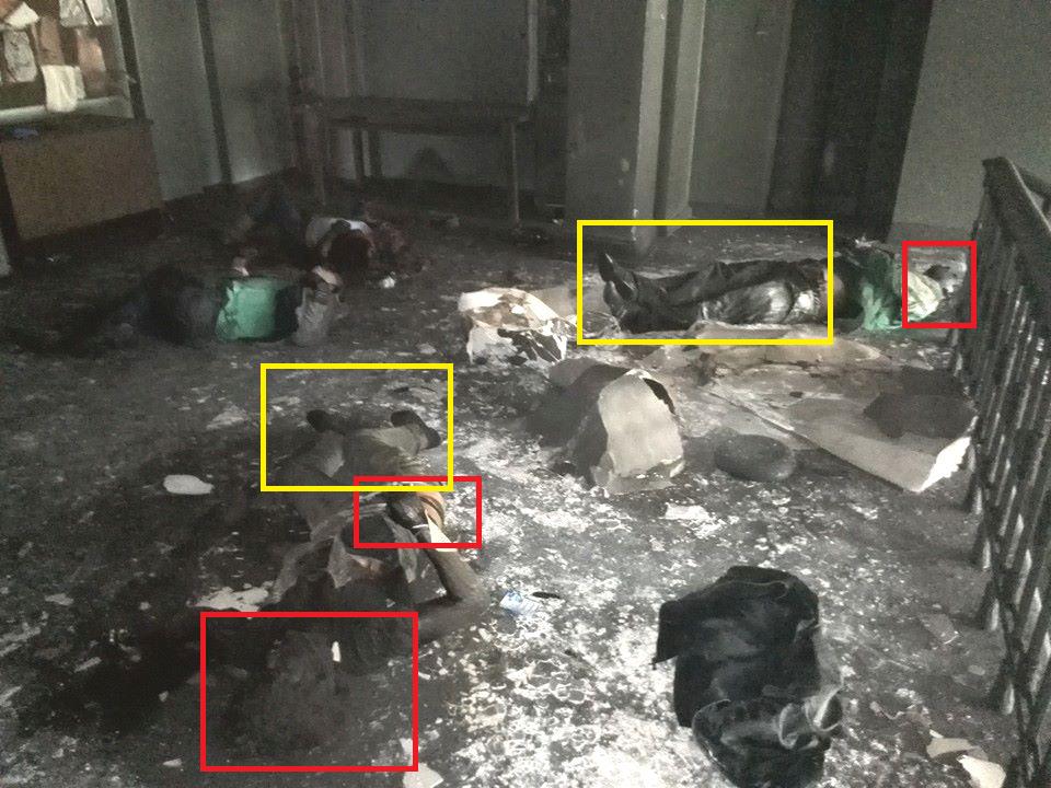 Tote im
Gewerkschaftshaus von Odessa, wieder ist nur der
Oberkörper verbrannt Tote im
Gewerkschaftshaus von Odessa, wieder ist nur der
Oberkörper verbrannt