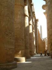 Amun-Tempel in Karnak:
Beschriebene Säulen Amun-Tempel in Karnak: Beschriebene
Säulen