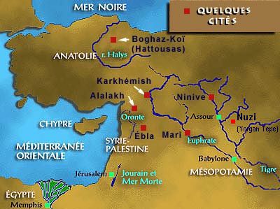 Mapa con
                                  Ninive, Ashur, Babilonia, Mari, los
                                  ros Eufrates, Tigris y Orontes