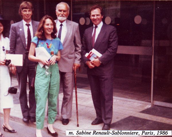 Jurij Below mit Avraham Shifrin (mit
              Stock) und Renault-Sablonnier, Paris 1986, ein schner
              Moment im Leben (JB)