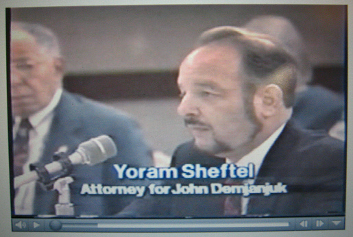 Joram Scheftel / Yoram
                                Sheftel bei einem Vortrag ber Demjanjuk
                                (Foto 1)
