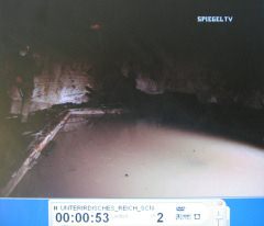 Bassin im Tunnelsystem mit
                          Tunnelwrter Heinz Rabe