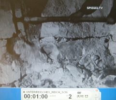 Einleitung: Spitzhacke auf Trmmer 01