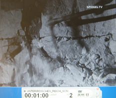 Einleitung: Spitzhacke auf Trmmer 02