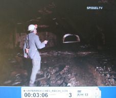 Oberammergau:
                          Tunnelwrter Heinz Rabe im Tunnel von hinten