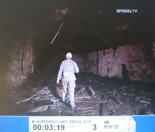 Oberammergau: Tunnelwrter Heinz Rabe
                            im Tunnel von hinten